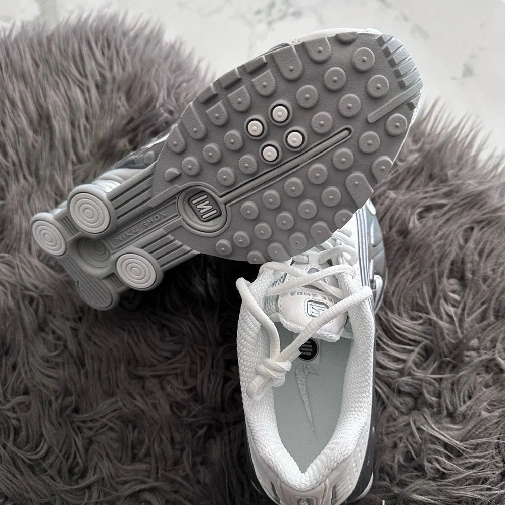 Nike Shox R4 - Picture 9 of 12
